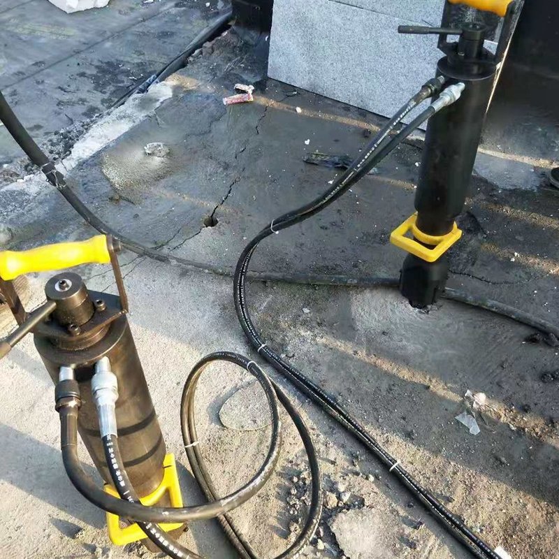 Handheld rock splitter advantage