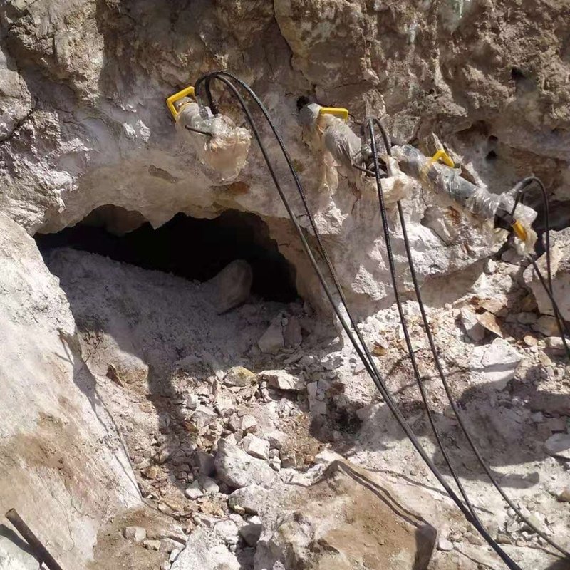 Handheld rock splitter advantage