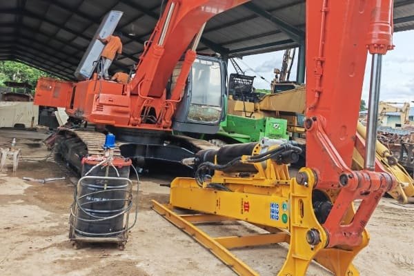 Drilling and splitting workflow hydraulic integrated rock drill and splitter machine drilling and splitting workflow